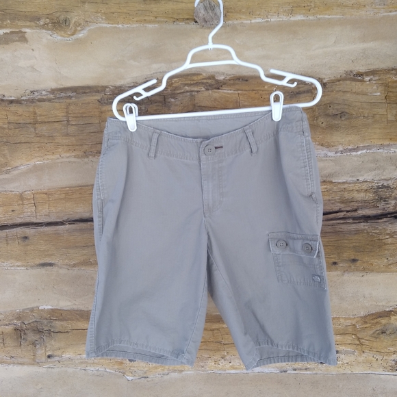 The North Face Tan Cargo Shorts Size 12 Long - Picture 1 of 6
